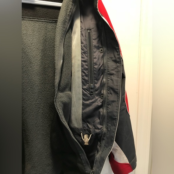 Columbia Womens Winter Jacket - Medium. GUC. Red + Grey. - Picture 7 of 7